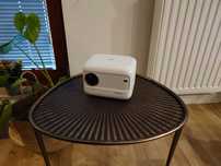 Miniprojektor YABER E1 w natywnej rozdzielczości 720p. Wi-Fi, BT