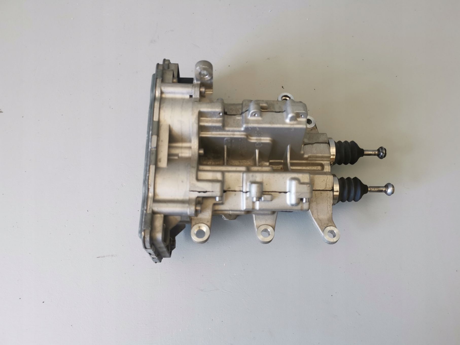 KIA CEED III LIFT 23 WYSPRZEGLIK SKRZYNI BIEGOW 954A2-2D220