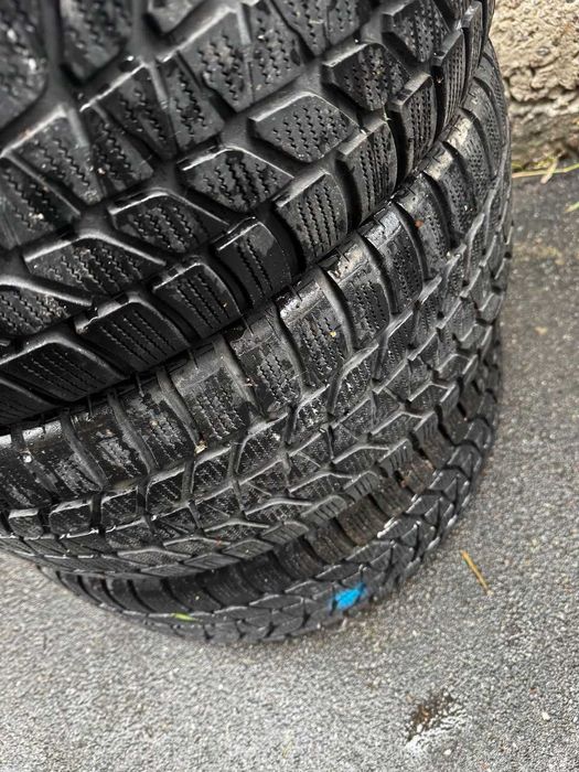 Зимові шини Bridgestone 235/50 R19