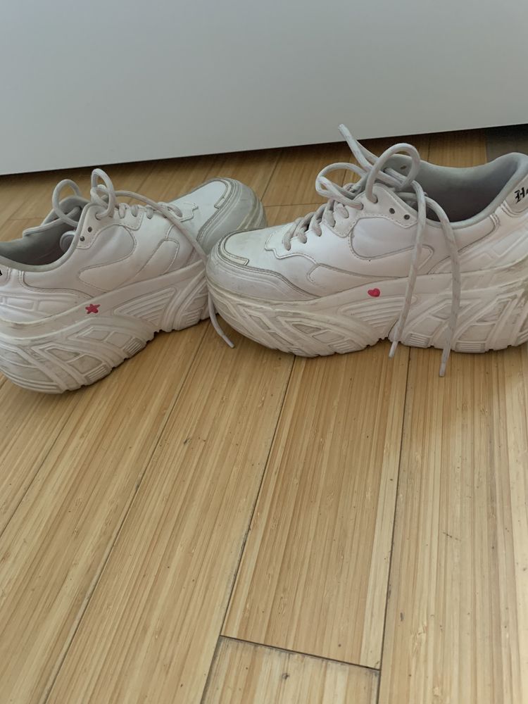 Buty na platformie hello kitty