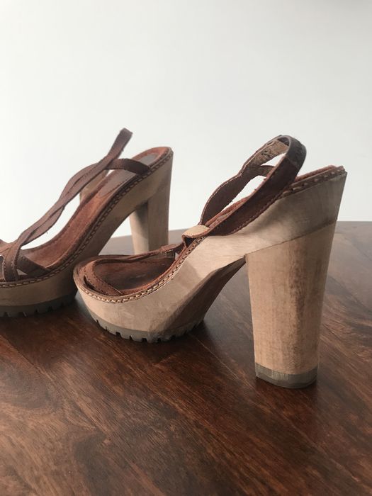 Sandálias novas da Xuz