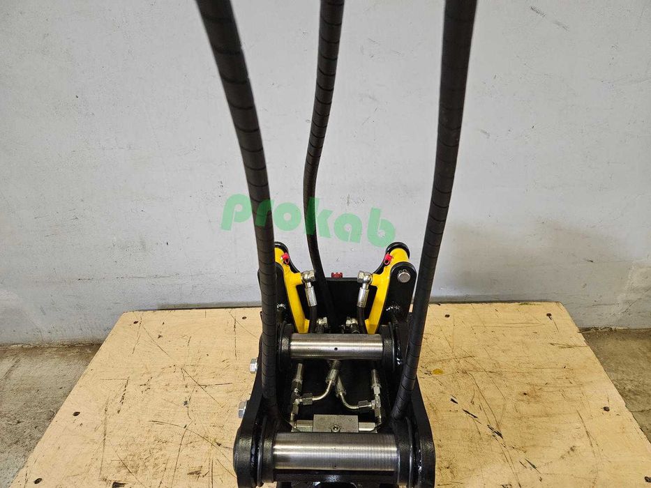 Szybkozłącze wychylne hydrauliczne do minikoparki