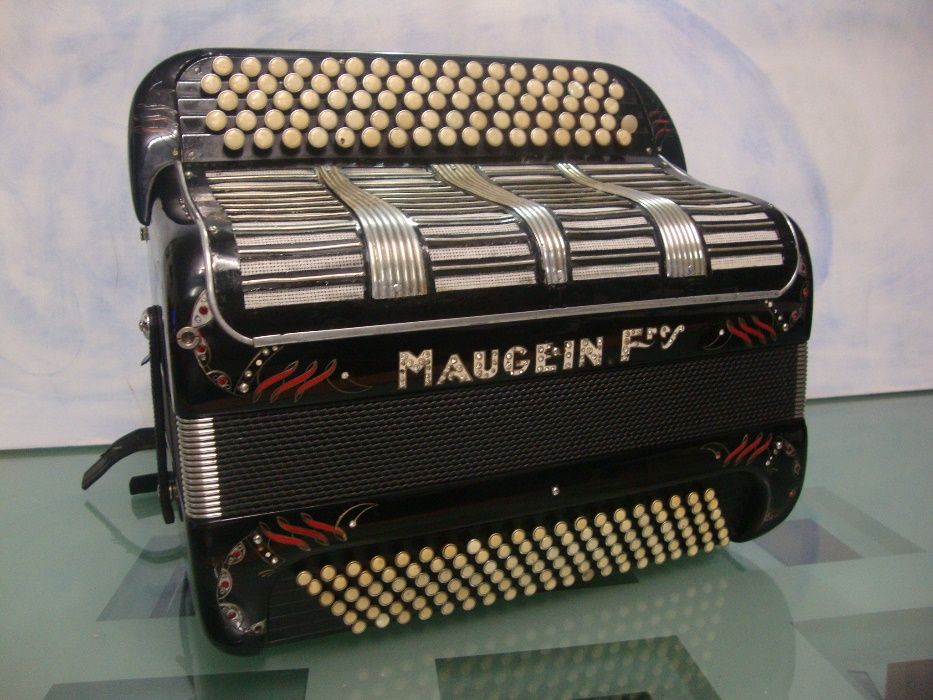 Acordeão maugein fres 4 voz N. 138