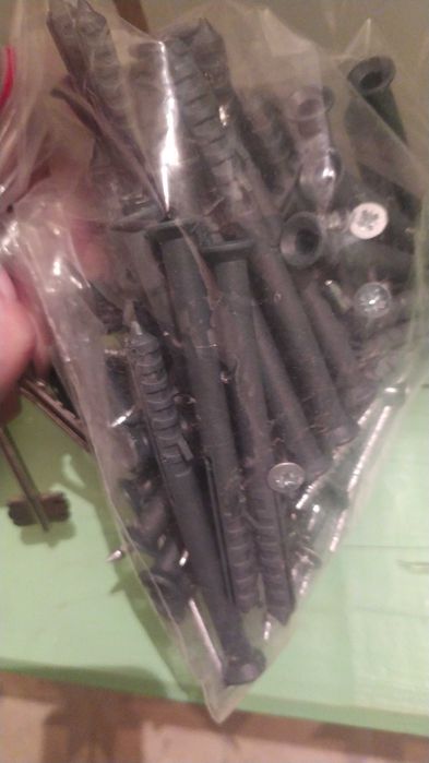 Дюбель залишок після ремонту