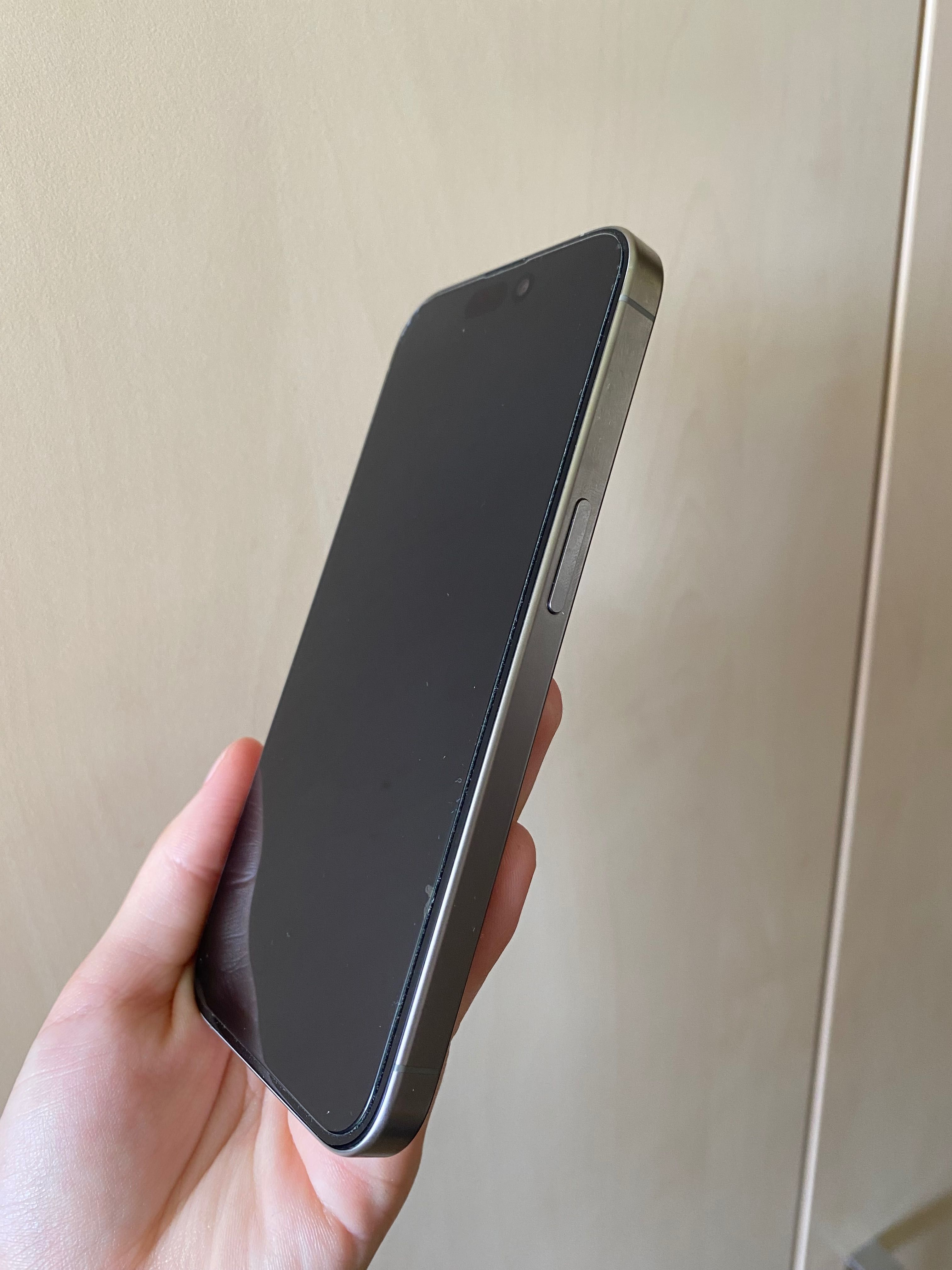 iPhone 15 Pro w idealnym stanie