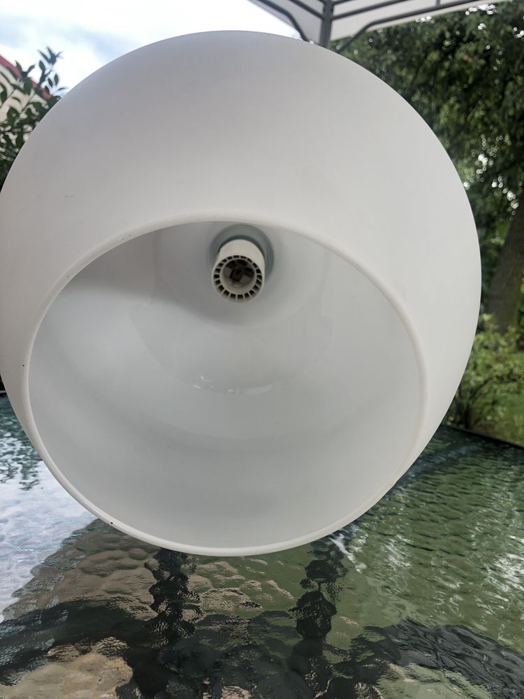 Dwie lampy wiszące
