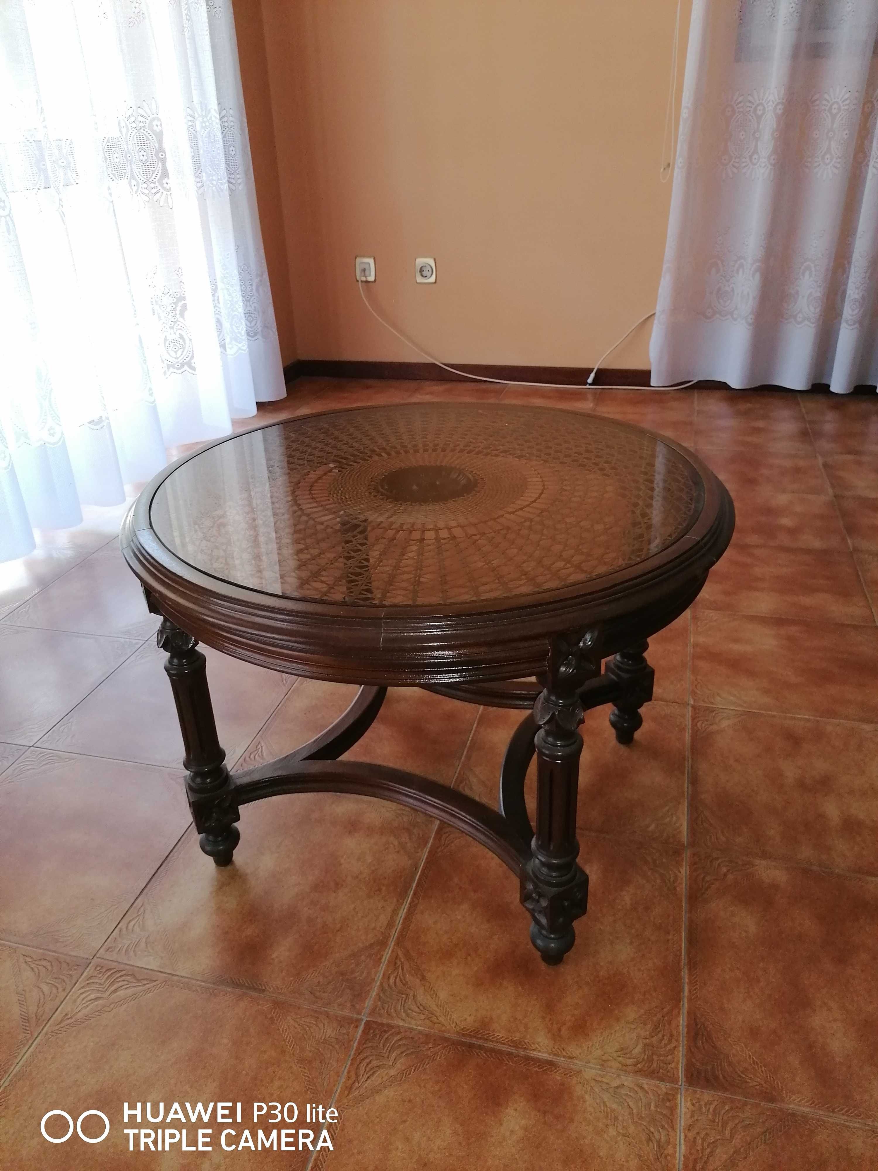 Mesa de sala antiga