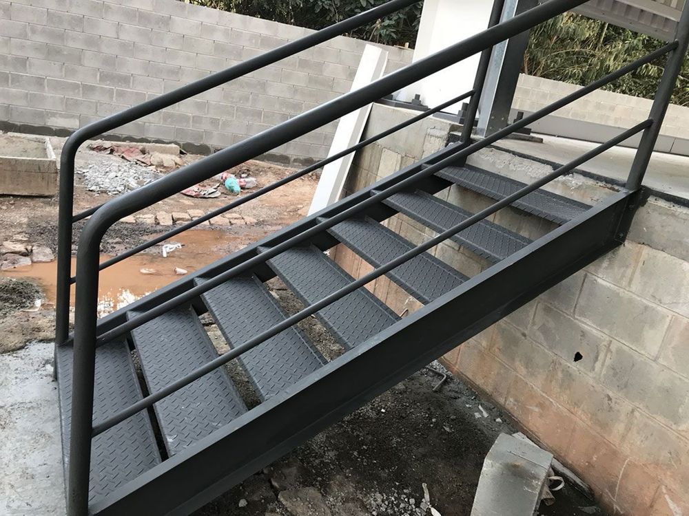 Escadas metálicas