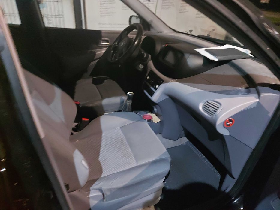 Sprzedam auto Nissan Almera Tino 1,8 + LPG 2022 rok.