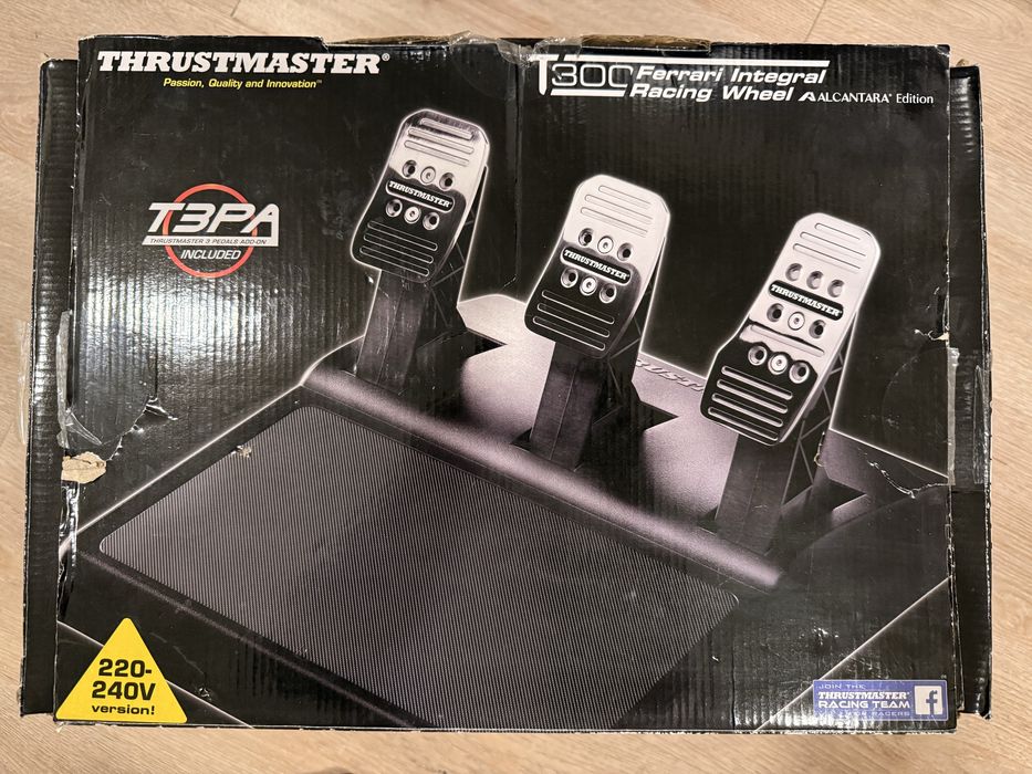 Комплект Thrustmaster T300 Ferrari Integral Alcantara + педалі T3PA