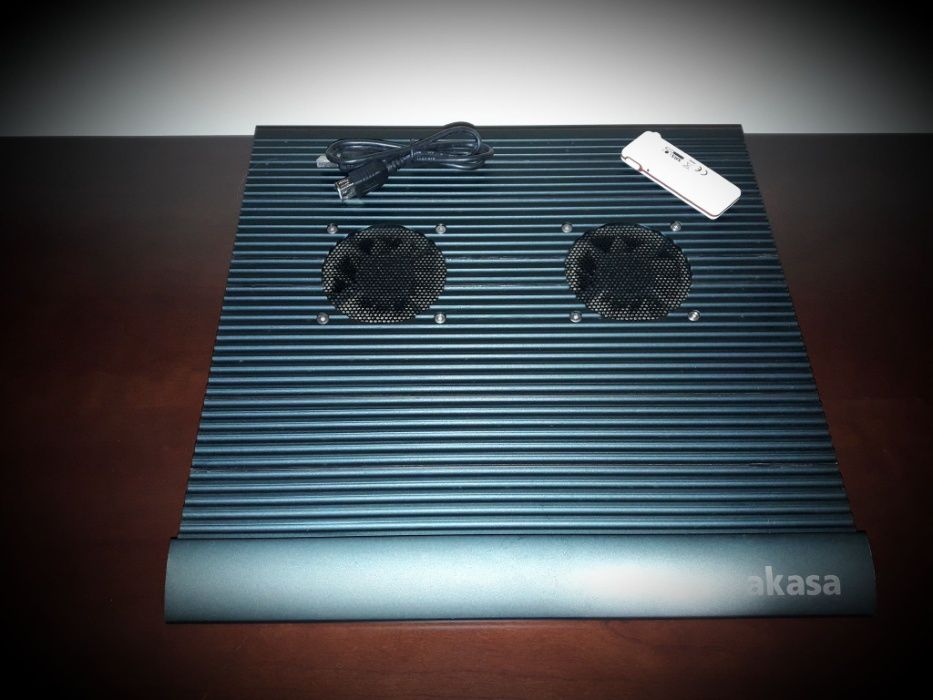MP3 e Base de refrigeração AKASA / Cooler