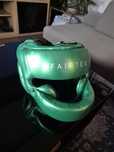 Kask bokserski Fairtex HG17 z ochroną nosa w metalicznym zielonym kolo