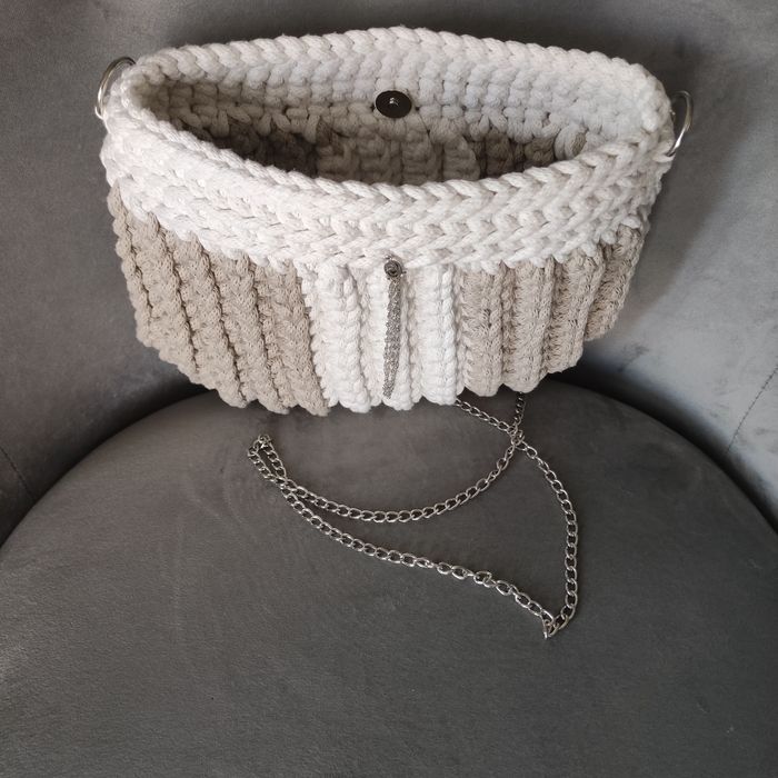 Oryginalna torebka do ręki handmade ze sznurka bawełnianego