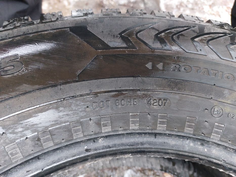 Шина Nokian 275/65R17