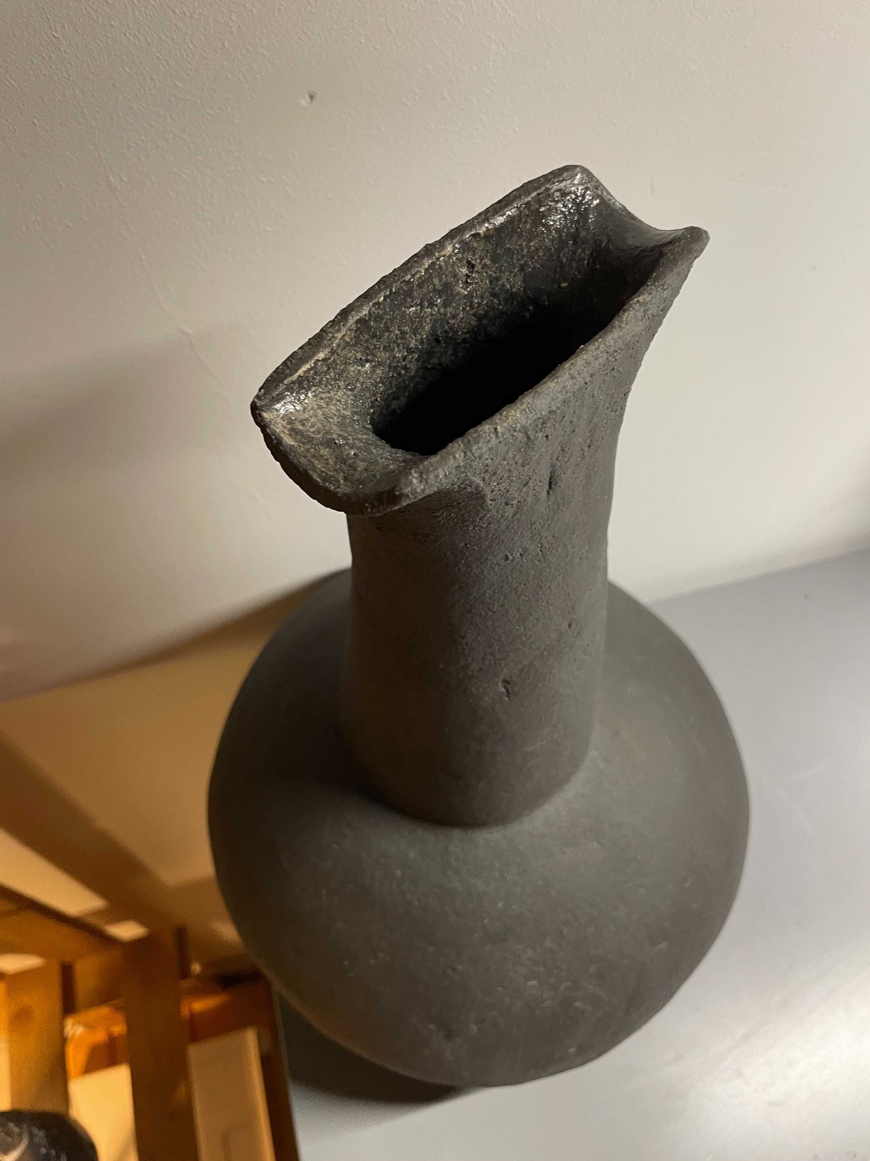 Ręcznie Wykonany Wazon Ceramiczny - Nowoczesny Styl