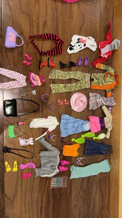 Barbies e acessórios