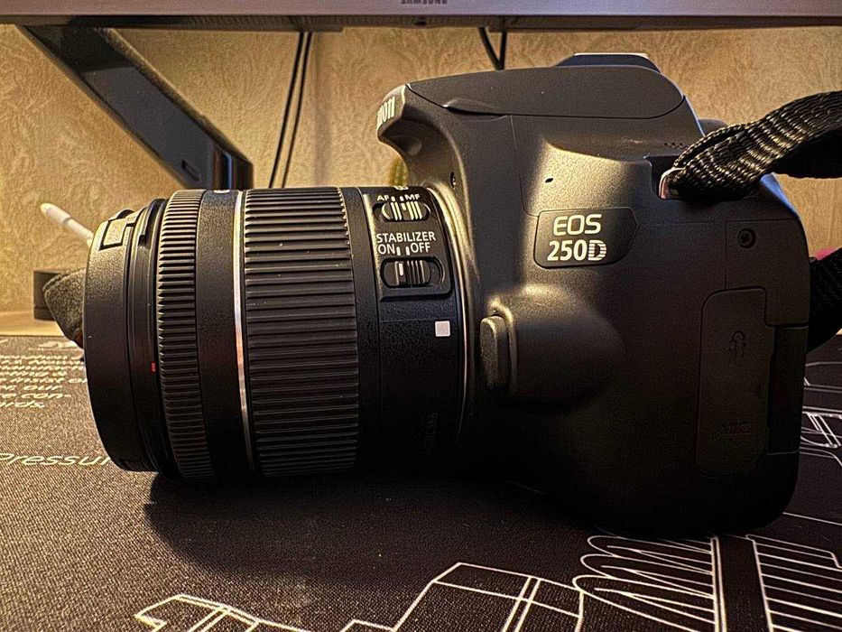 Фотокамера дзеркальна Canon EOS 250D kit 18-55 IS STM Black