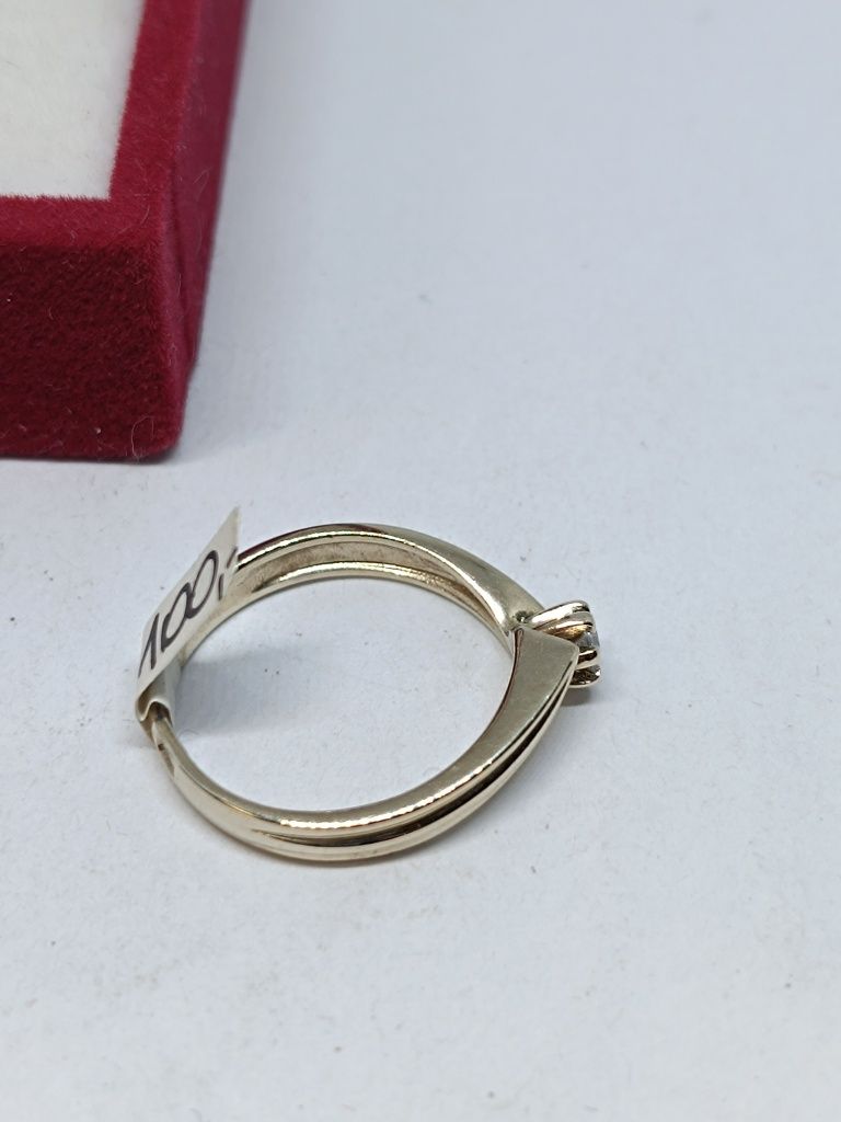 Złoty pierścionek z brylantem złoto 585 rozmiar 12