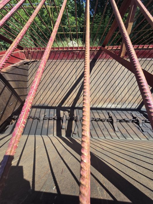 КДМ Зил 4331 піскорозкидач з відвалом