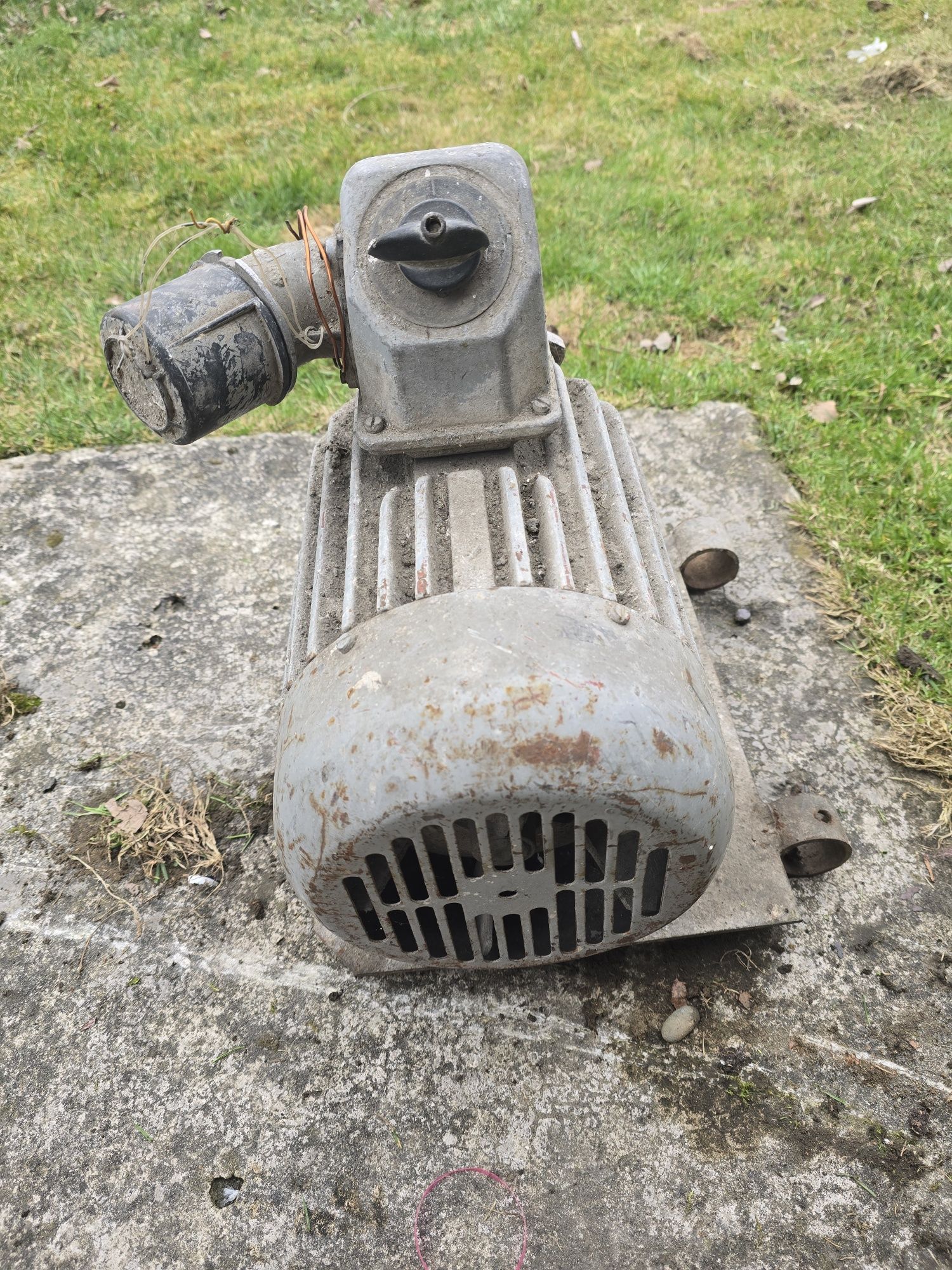 Silnik elektryczny na siłę 2,2 kw