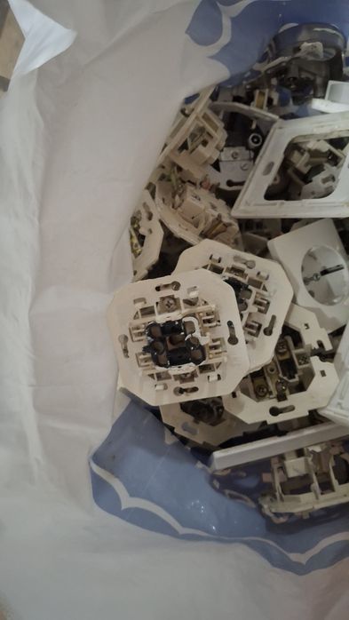 Tomadas e interruptores Legrand