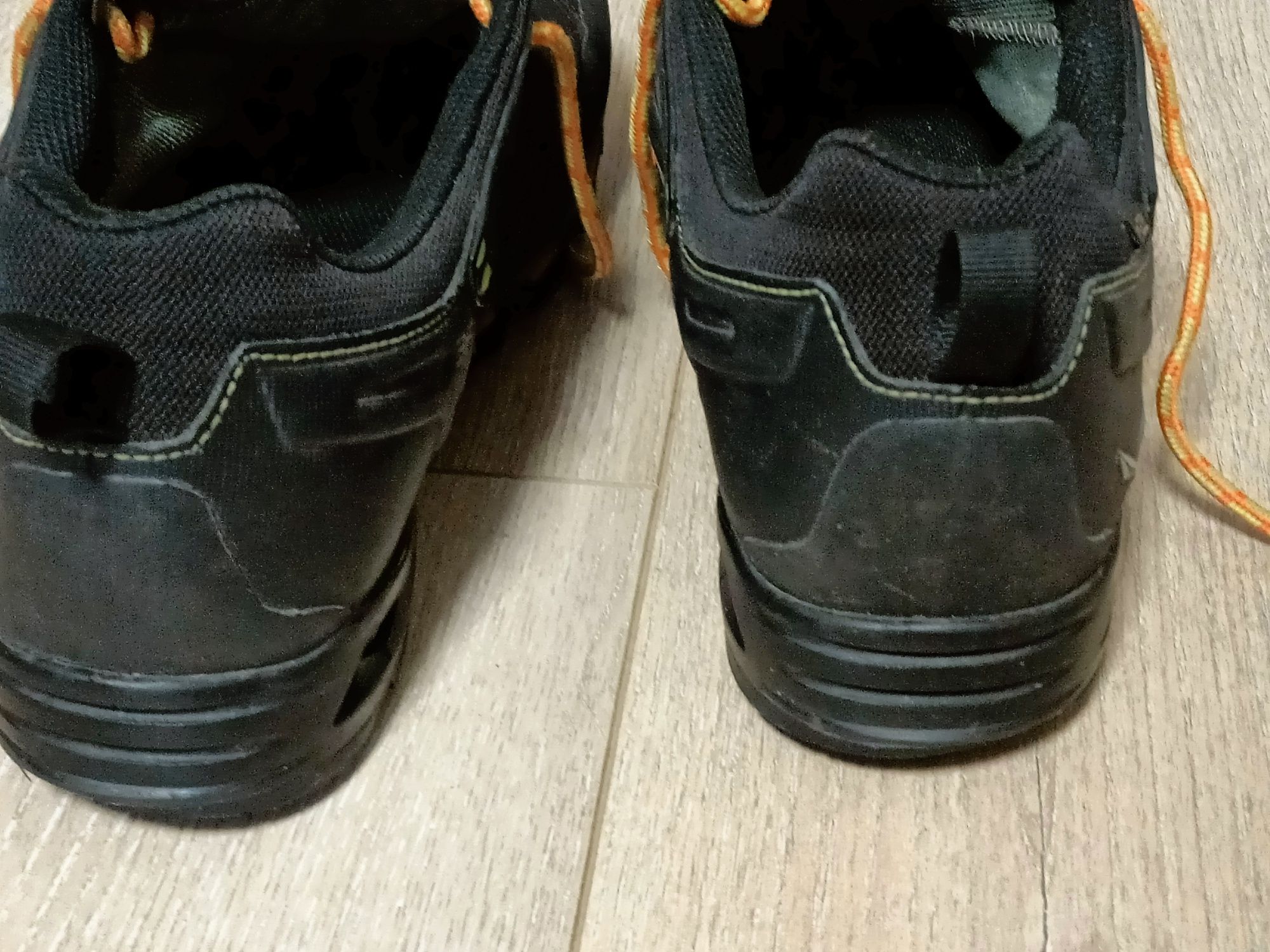 Salewa.Чоловічі кросівки для трекінгу з Gore-Tex.p.41