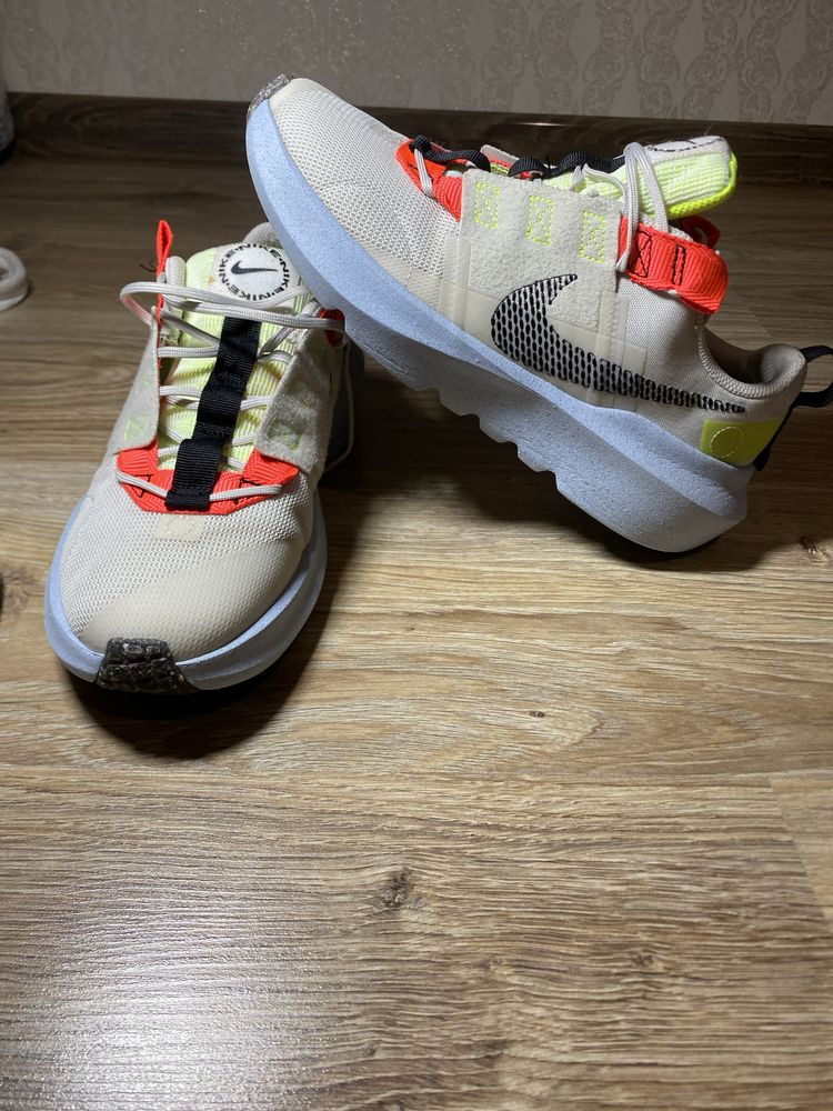 Nike crater та Air Zoom SuperRep