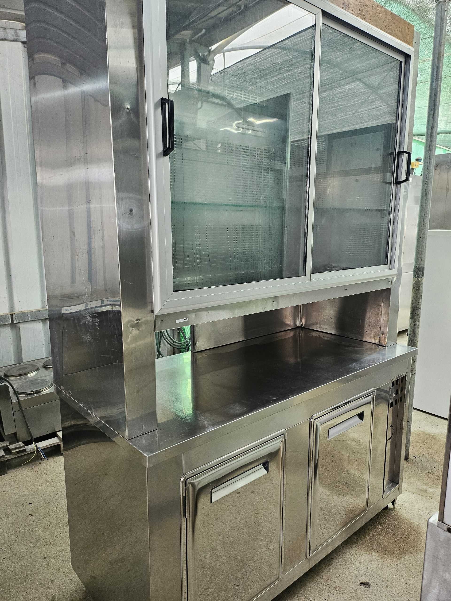 Aparador em inox