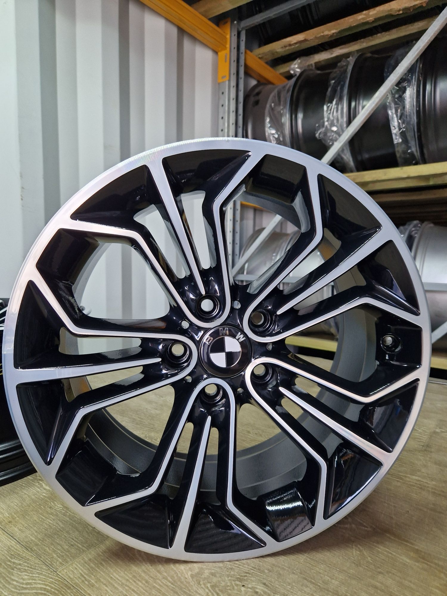 Felgi 18 BMW X1 X3 X4 5x120 9j et41 8j et30 os 72.6