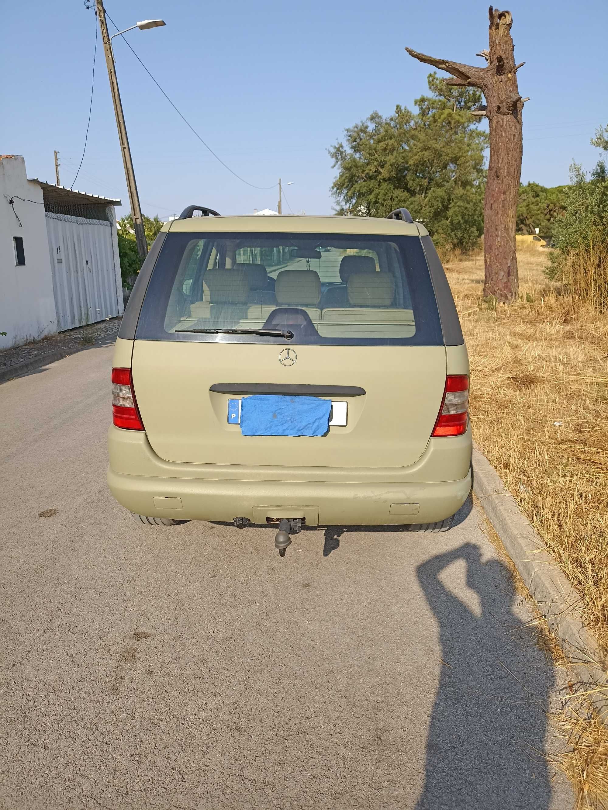 Vendo jipe Mercedes ML 270 CDI em bom estado