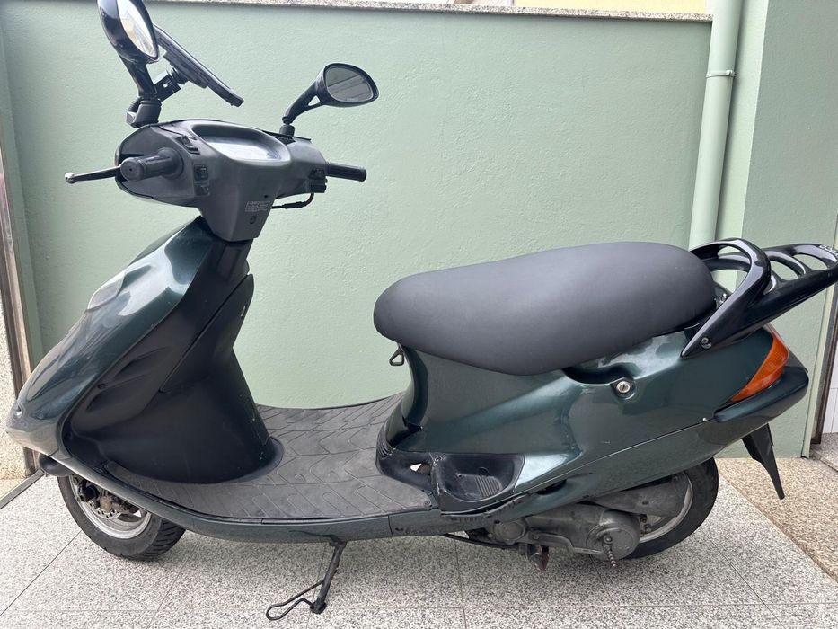 Moto verde kymco