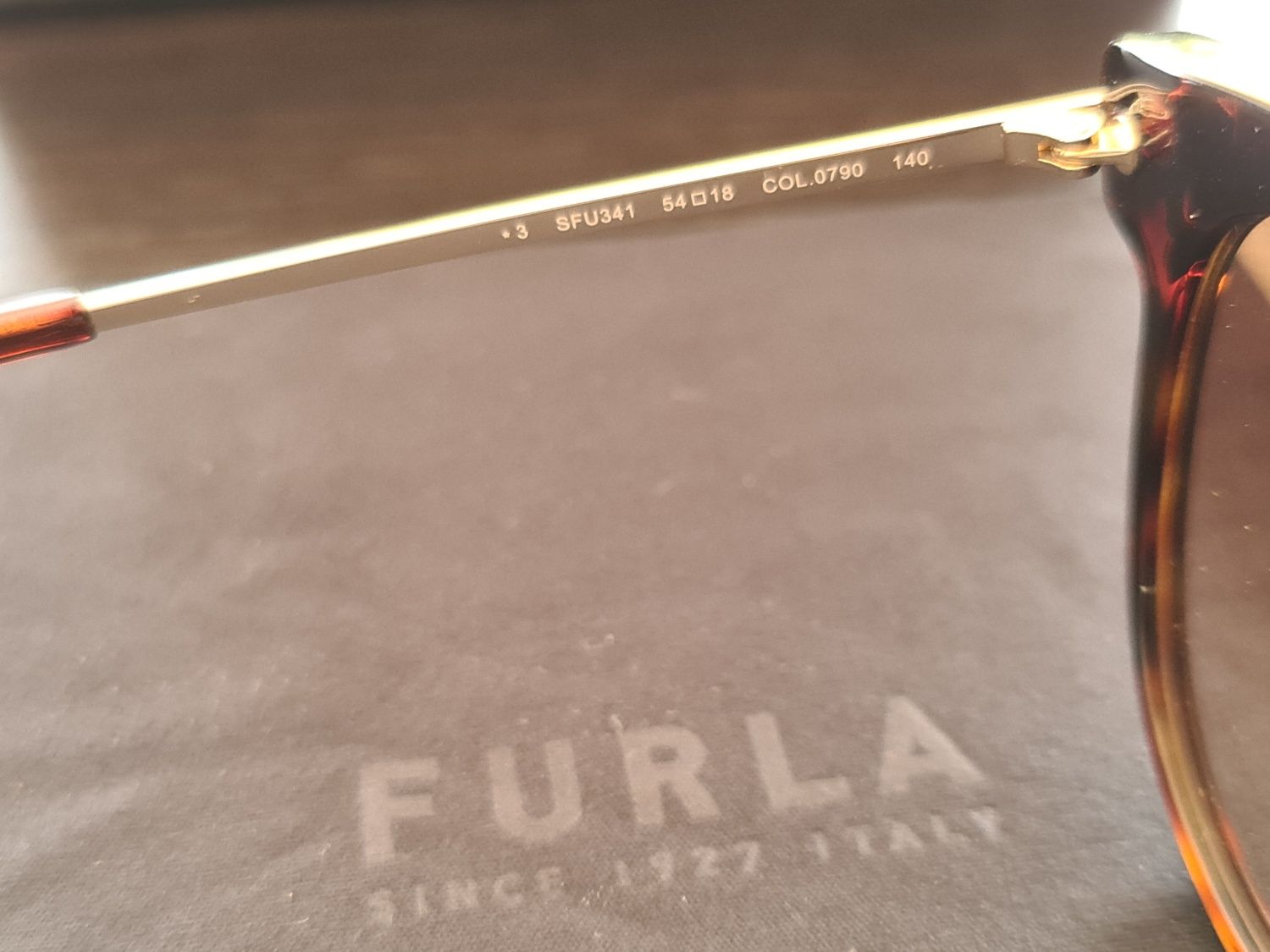 Okulary przeciwsłoneczne Furla SFU341