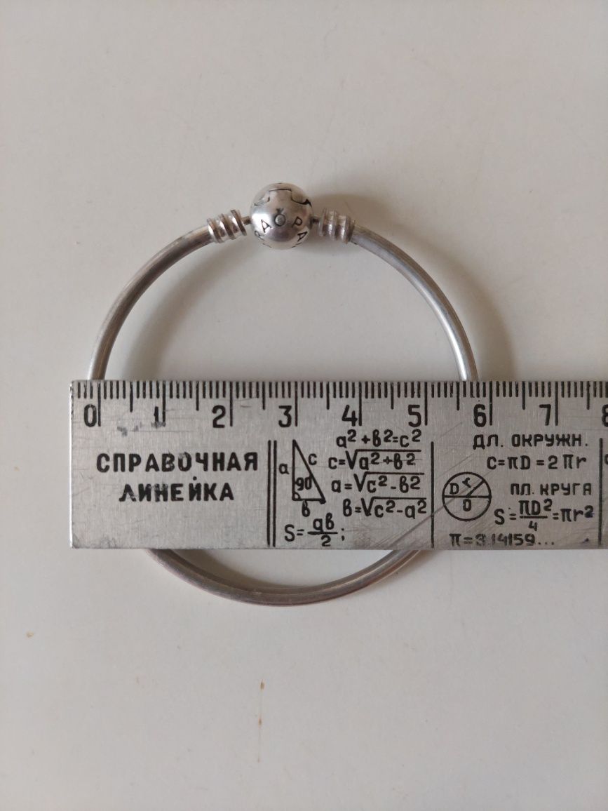 Серебряный браслет PANDORA.