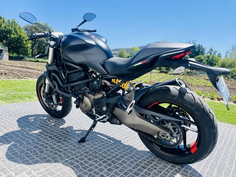 Ducati Monster 821 Dark, NOVA! [com vídeo]