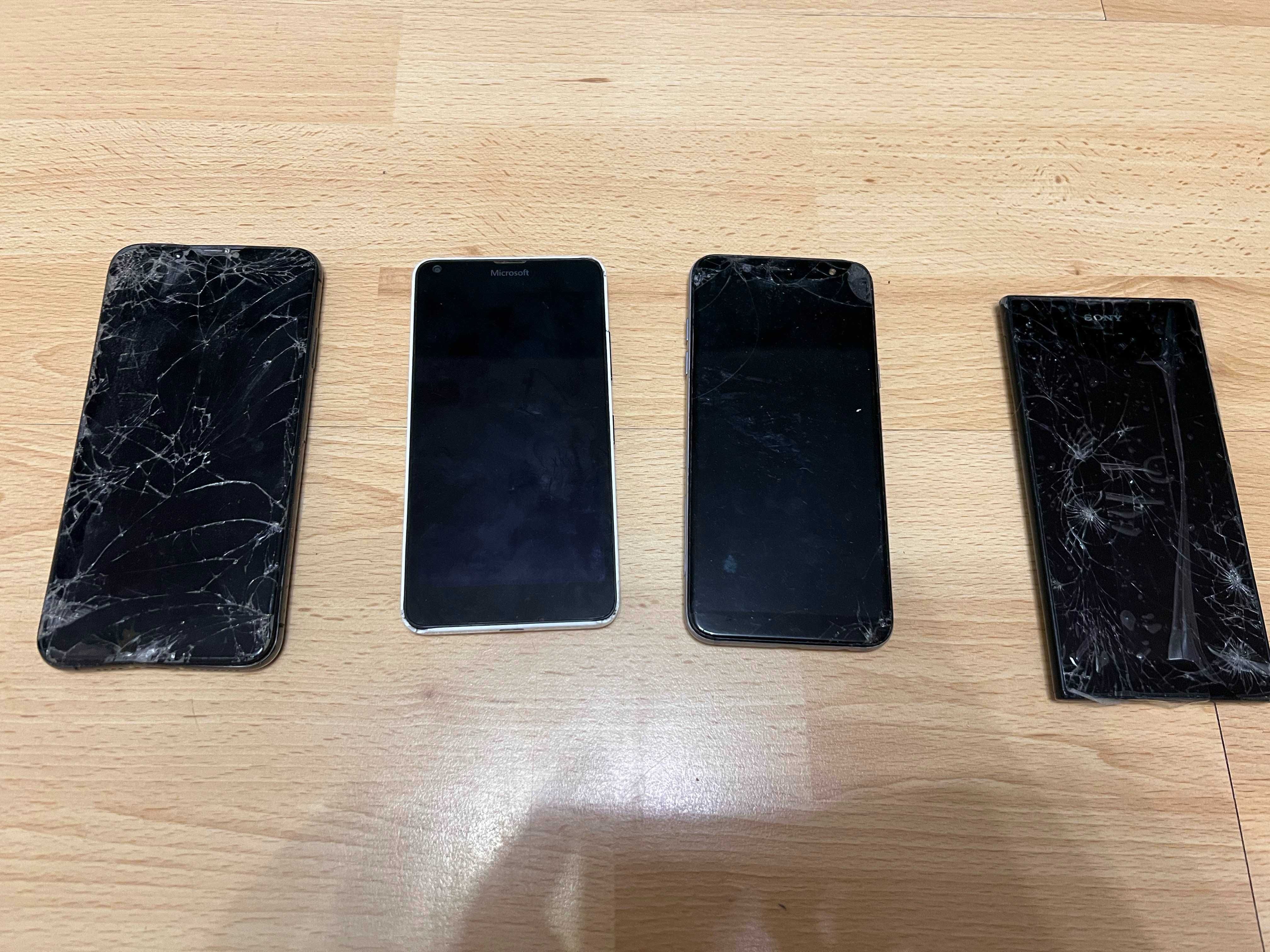 Zestaw uszkodzonych telefonów, iPhone XS Max, Samsung, Xperia, Lumia