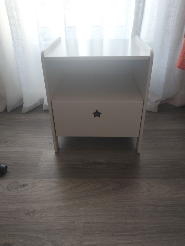 Mesa de cabeceira criança