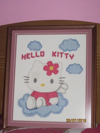 Quadro bordado Hello Kitty