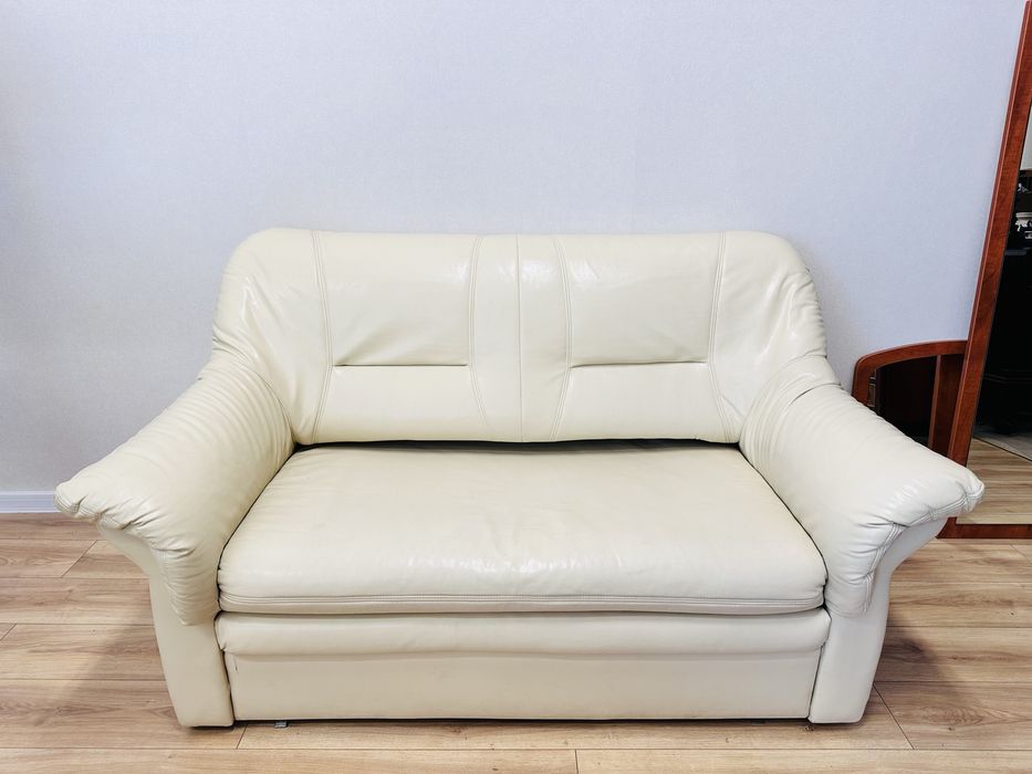 Zadbane kanapy rozkladane - 5 sztuk :)