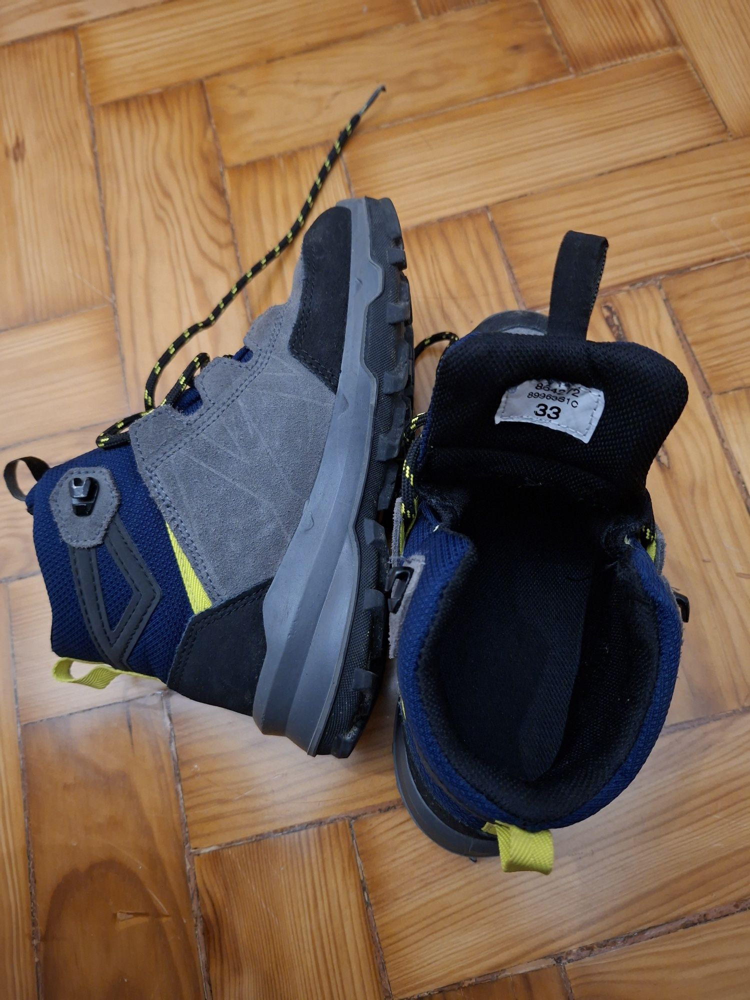 Botas caminhada montanha 33