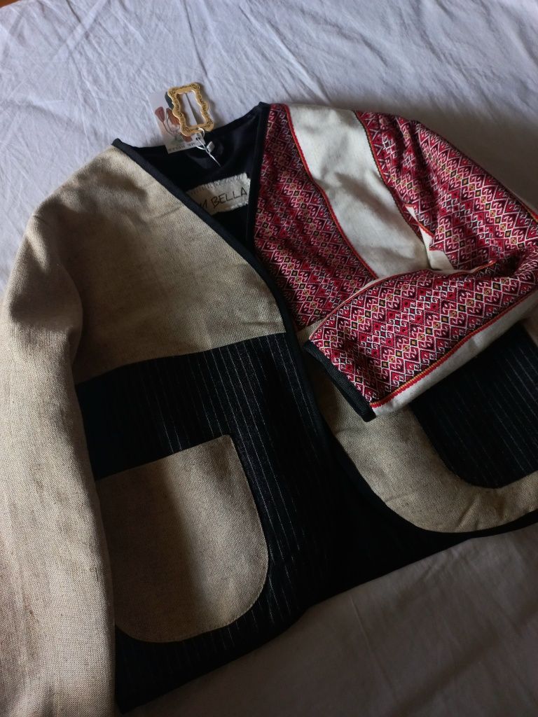 Куртка жакет з вишивкою