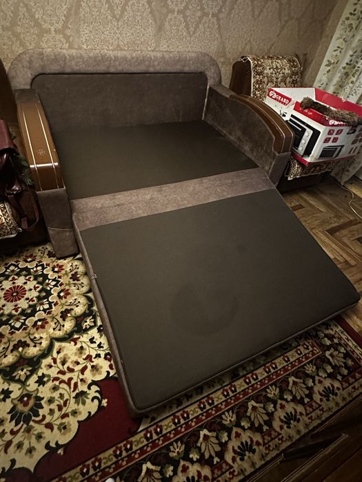 Продам диван.б/у.6500.возможен торг