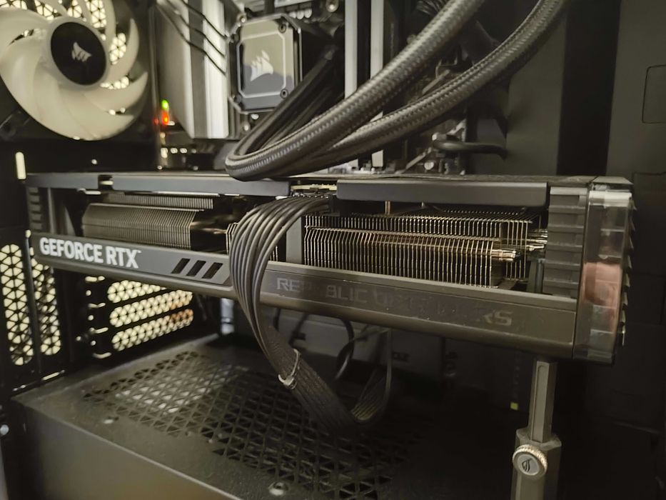 Gráfica ASUS ROG STRIX 4070 SUPER