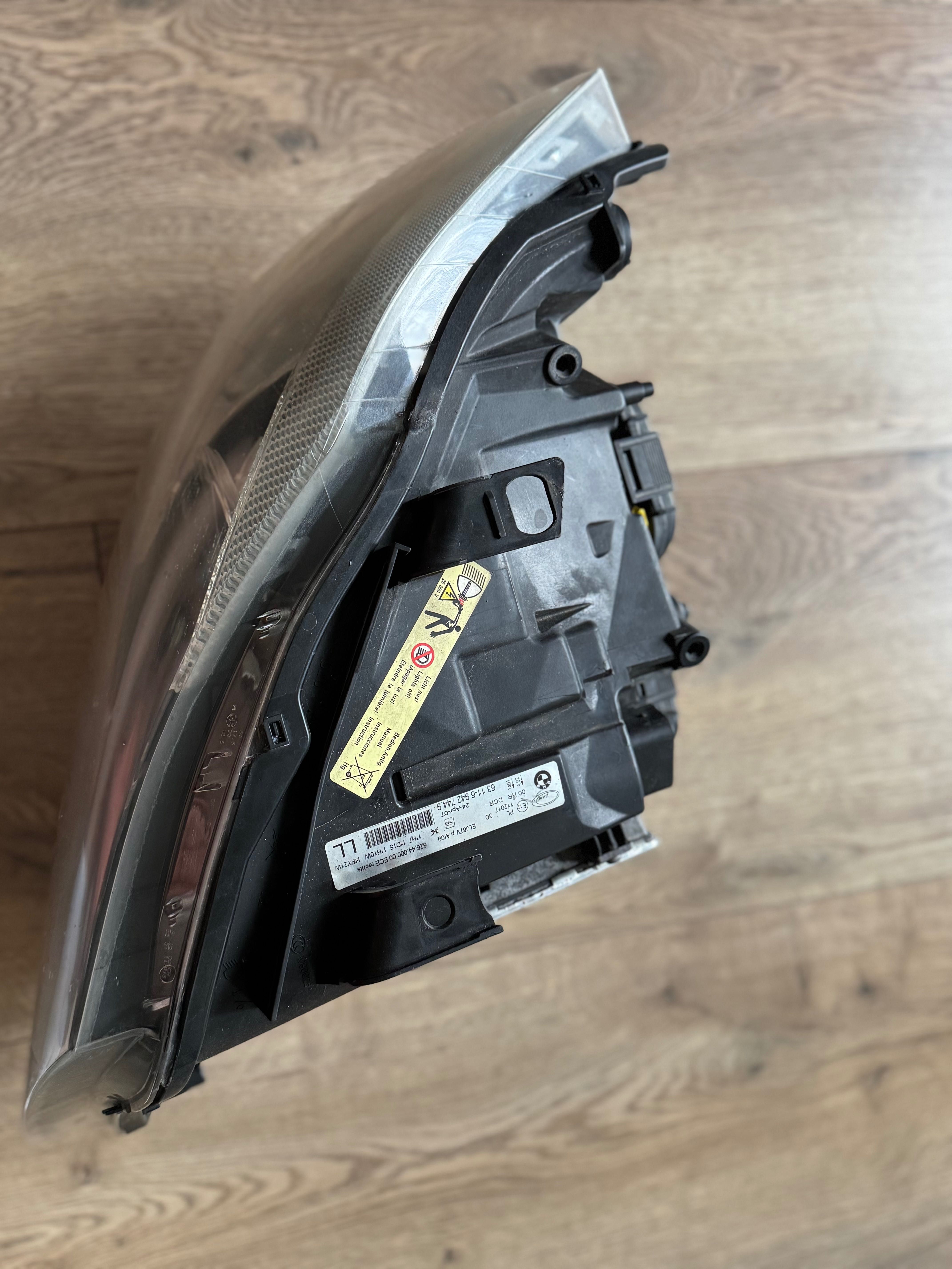 Lampa Bi Xenon Skrętny Dynamic Europa Prawy Przedlift BMW e90