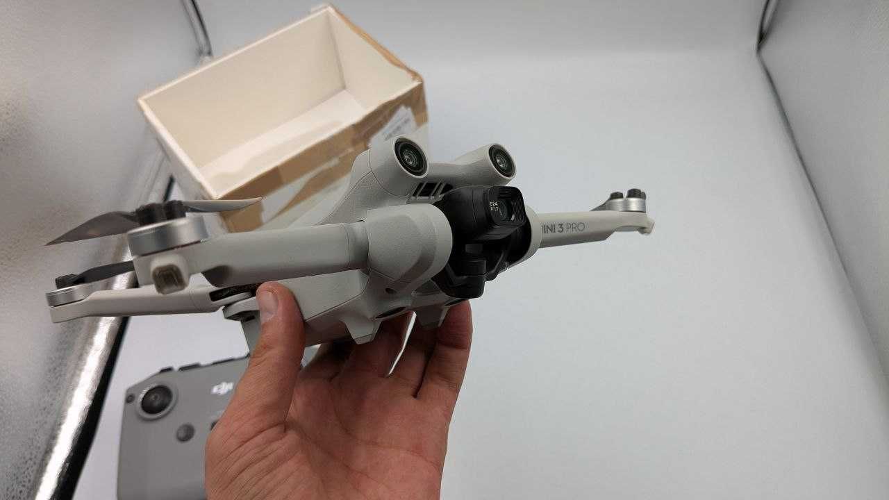 Квадрокоптер DJI Mini 3 Pro