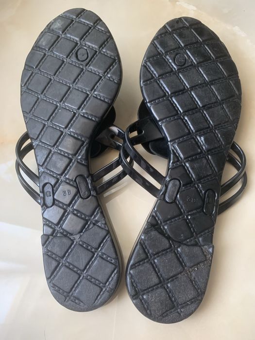 Шльопанці розмір 38
