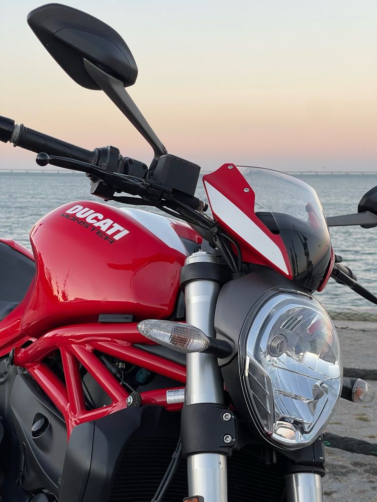 Ducati Monster 821 Stripe