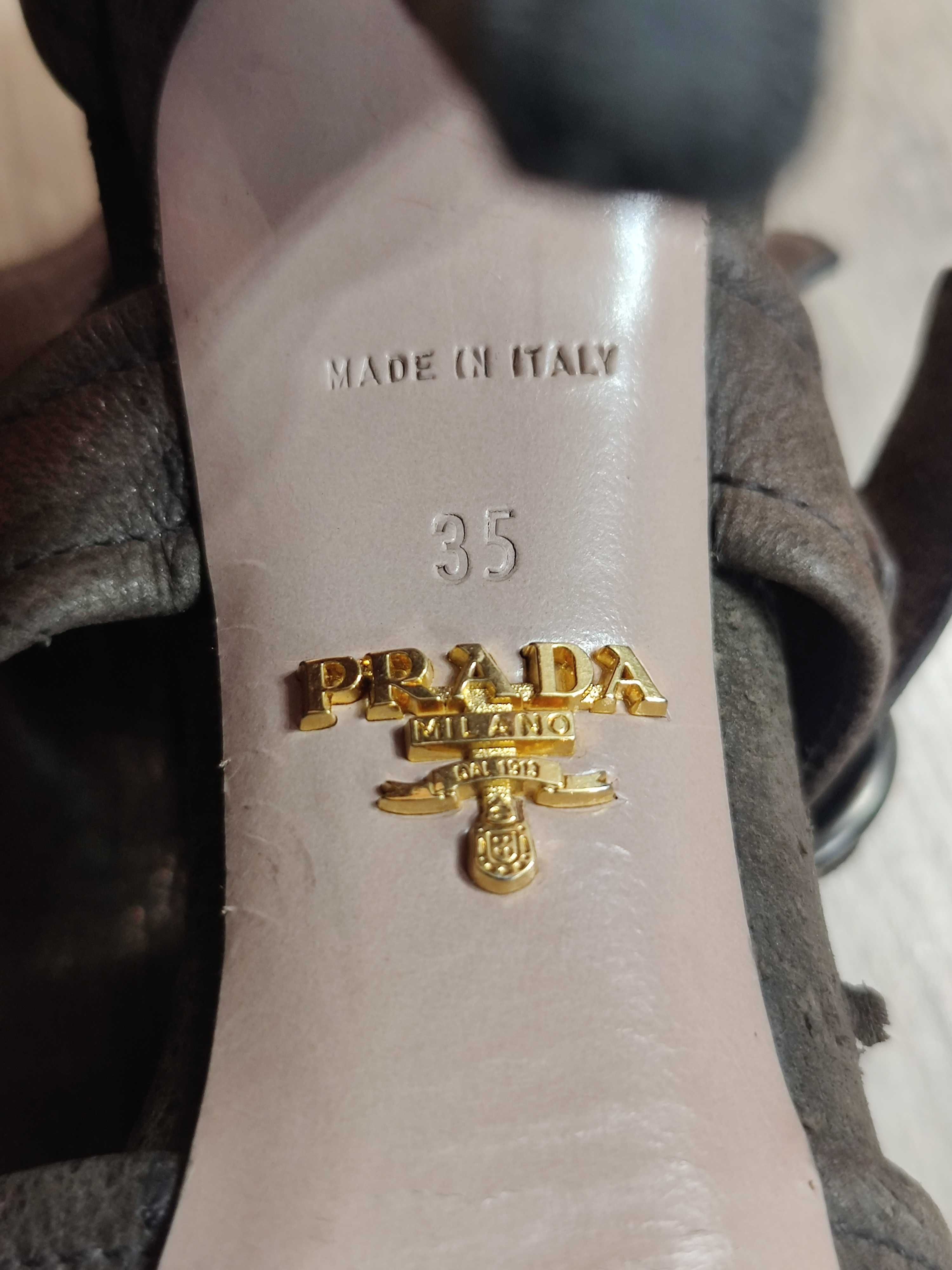 Продам оригінальні туфлі босоніжки Prada