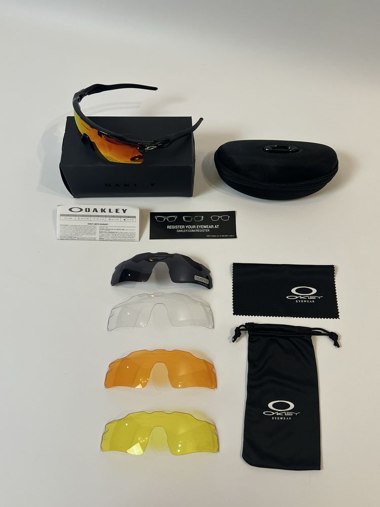 Очки Oakley со сменными линзами