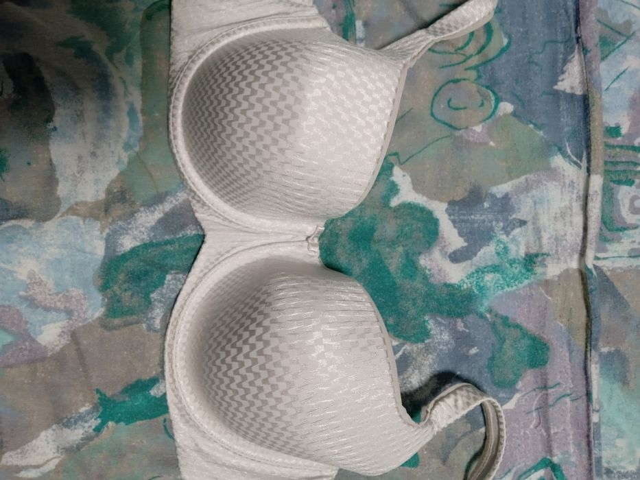 Бюстгалтеры  разные