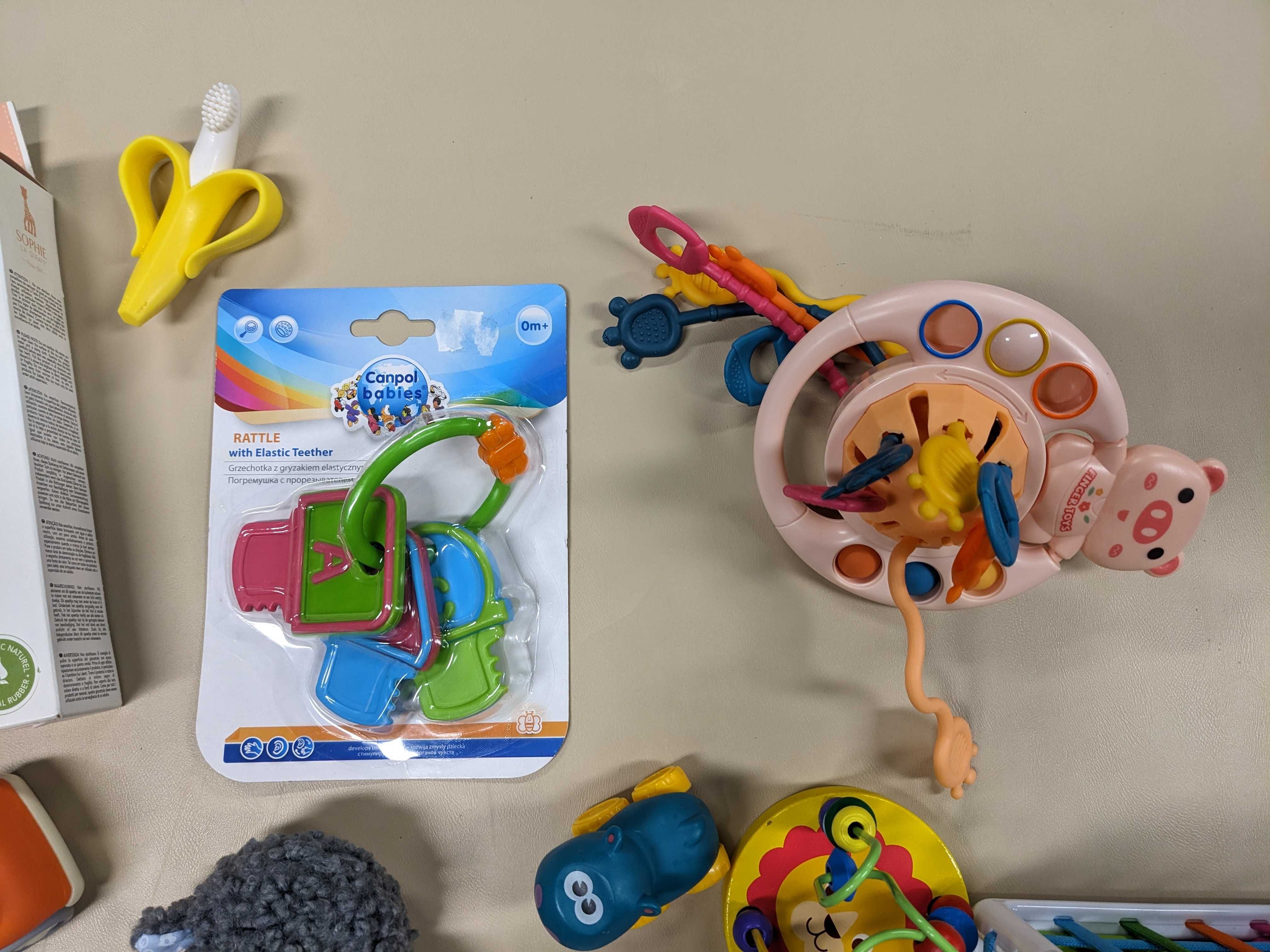 Іграшки для найменших: гризунок, комфортер, брязкальце, розвивашки